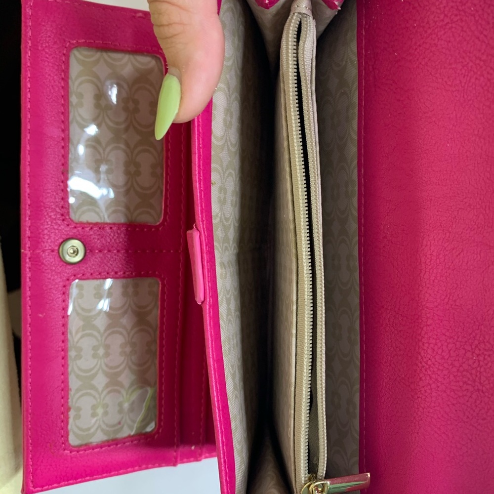 Pink Wallet - Picture 2 of 3